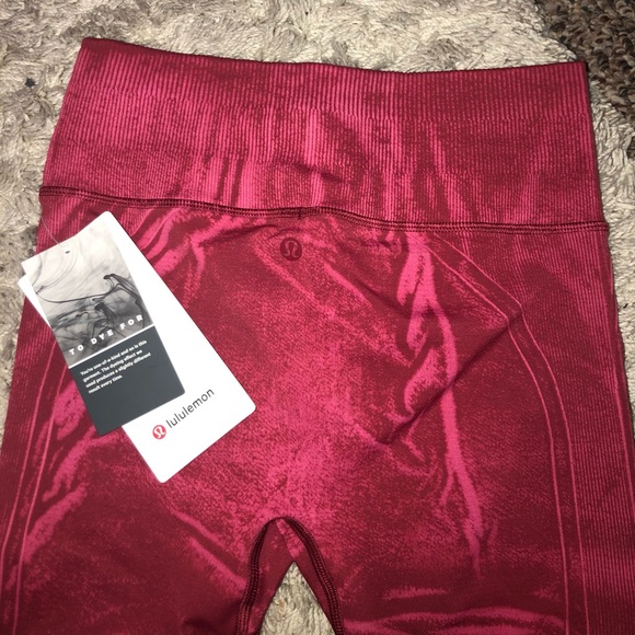 Brand new lulu lemon Ebb to Street Tight - Picture 1 of 4